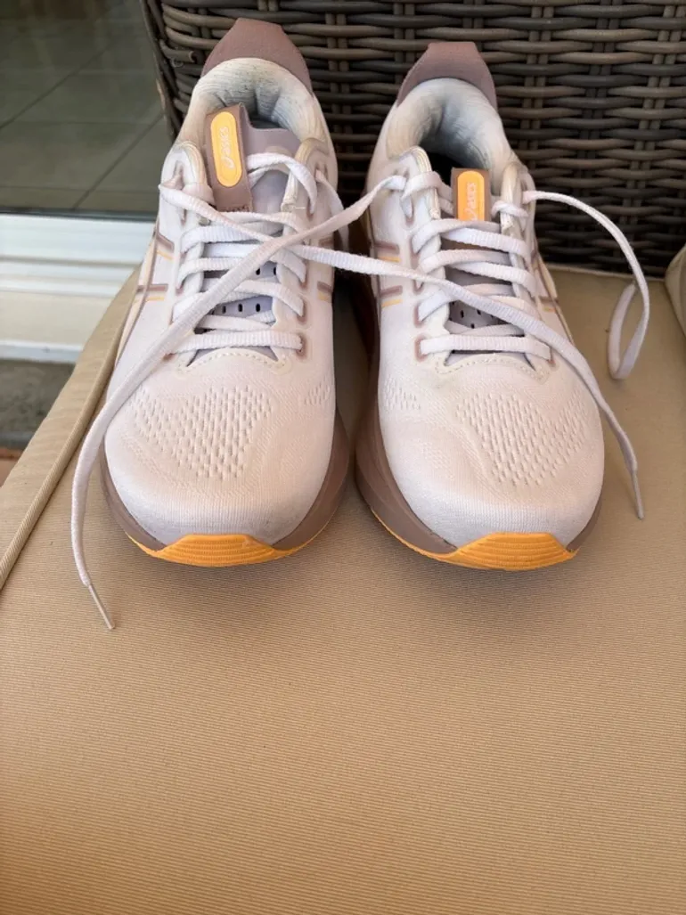 Used Orange Gel Kayano 32 2026 bike — image 4 of 6