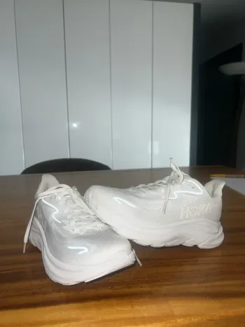 Used Hoka Basket Blanche Running Shoes