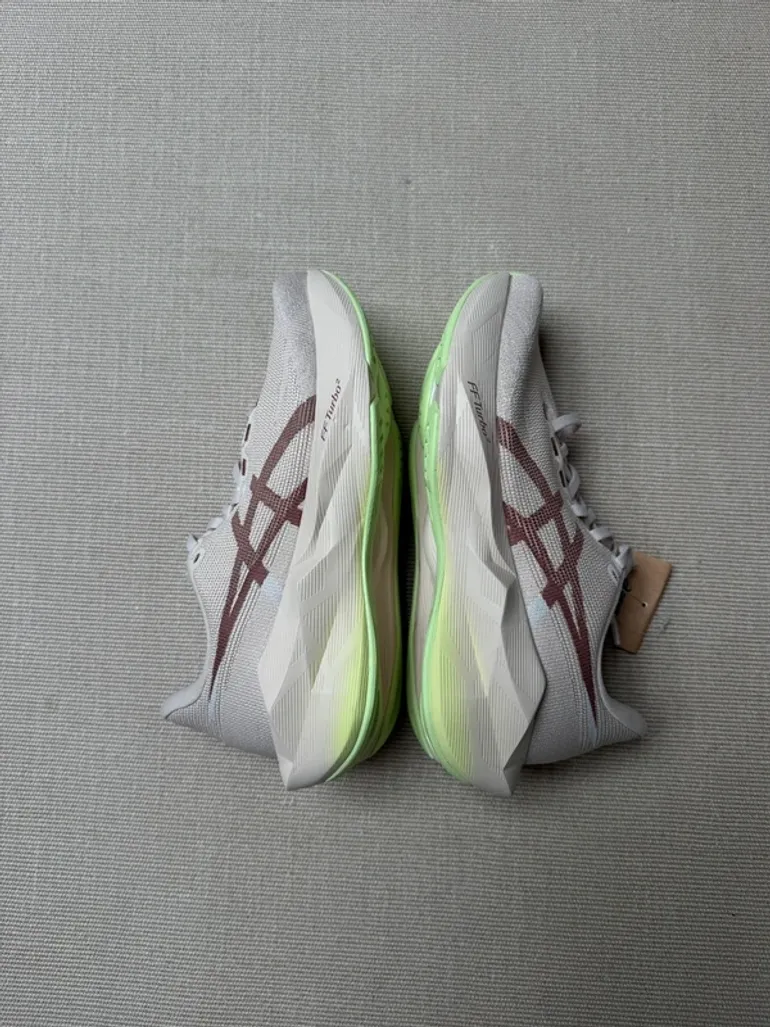 Used Asics Novablast 6 bike — image 4 of 4