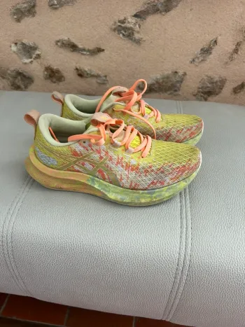 Used Asics Noosa Tri 16 Running Shoes