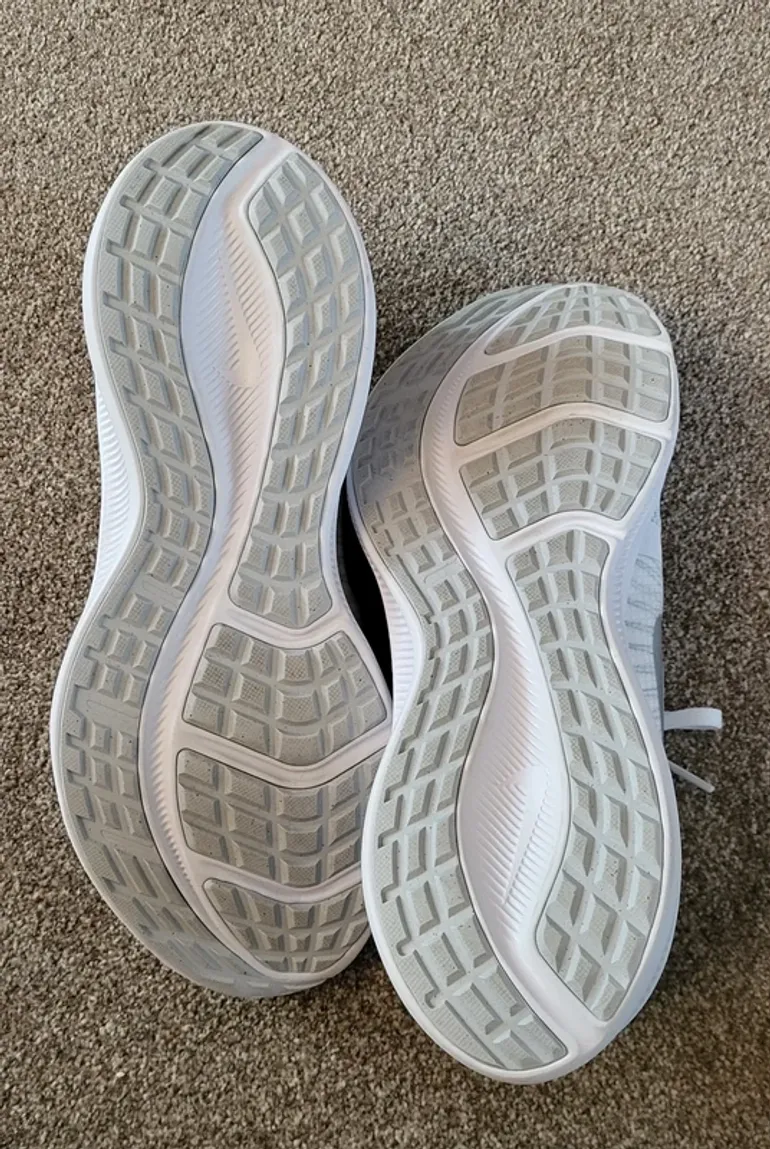 Used White Downshifter 11 bike — image 3 of 5