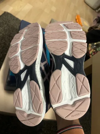 Used Asics Gel Zone 7 bike — image 2 of 3