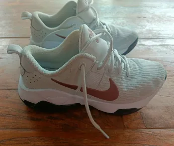 Used Nike Sportschoenen dames bike — image 3 of 6