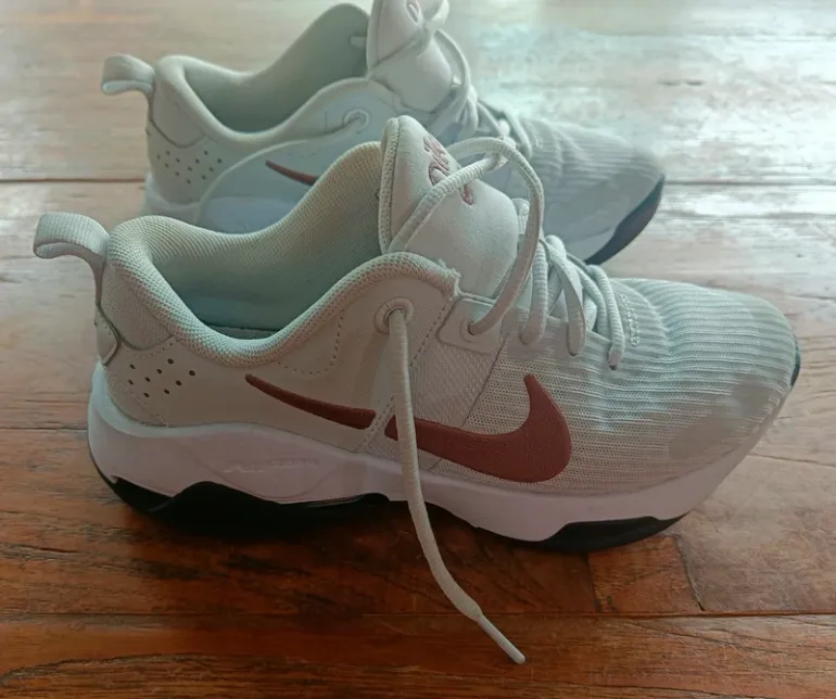 Used Nike Sportschoenen dames bike — image 3 of 6