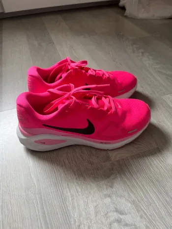 Gebrauchtes Nike Structure 26 Running Shoes
