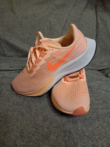 Used Pegasus Zoom 38 Running Shoes