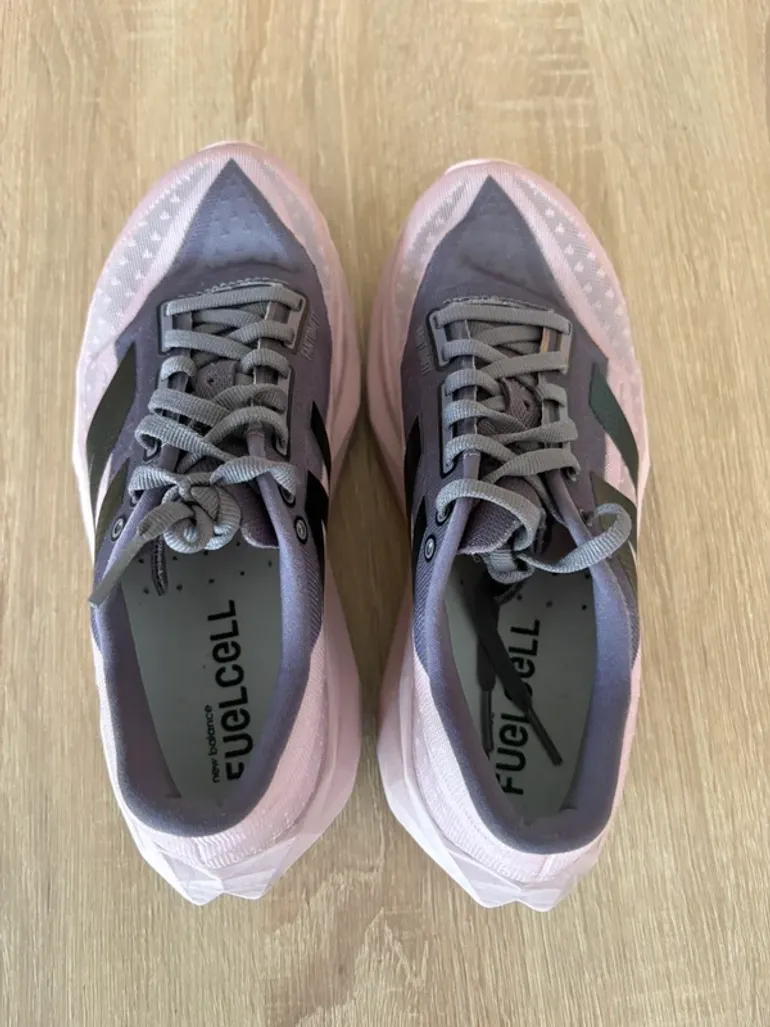 Used New Balance FuelCell Rebel v4 bike — image 3 of 4