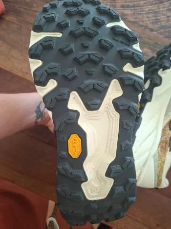 Used New Balance Fresh Foam X Hierro v9 bike — image 3 of 6