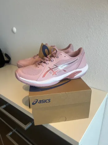 Used Asics Solution Swift Running Shoes