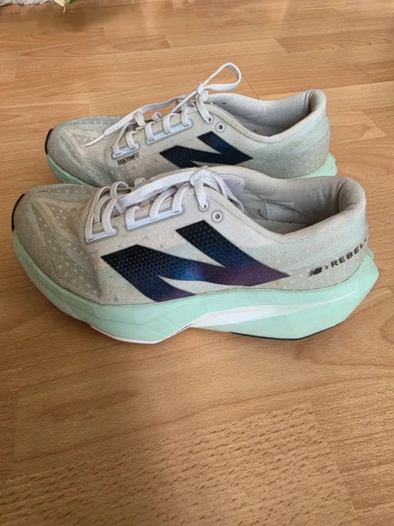 Used New Balance FuelCell Rebel bike — image 4 of 7