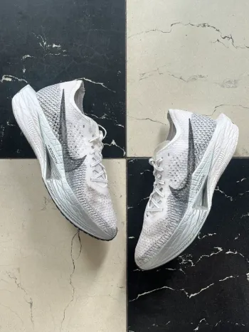 Brugt White Vaporfly 3 Running Shoes