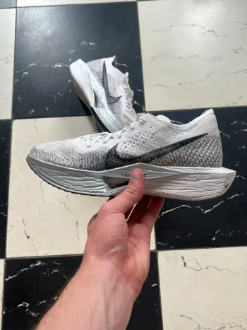 Used White Vaporfly 3 bike — image 9 of 15