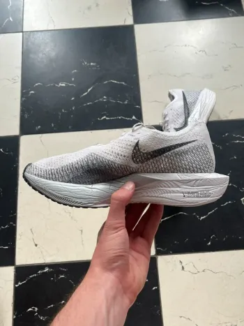Used White Vaporfly 3 bike — image 3 of 15