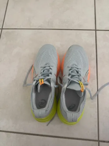 Used Asics Gel Nimbus 26 bike — image 2 of 3