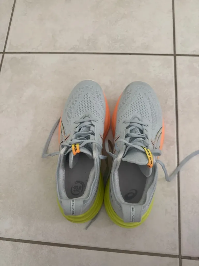 Used Asics Gel Nimbus 26 bike — image 2 of 3