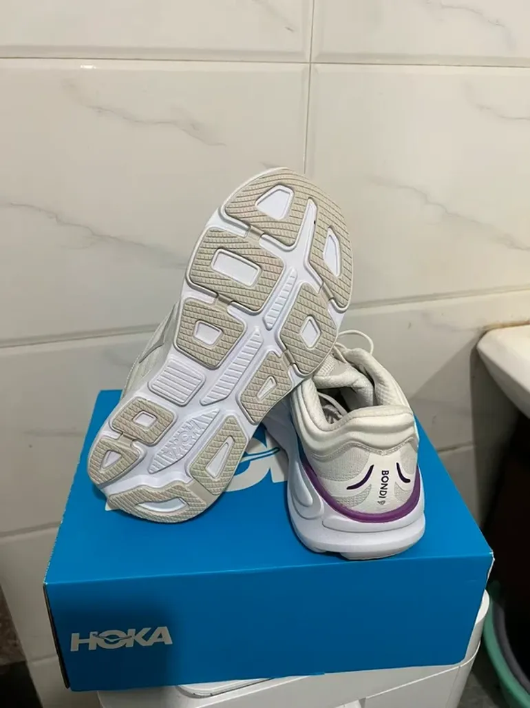 Used Hoka Shoes Size 39 bike — image 5 of 6