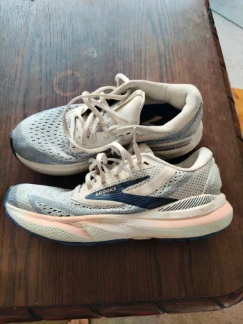 Used Brooks GTS 24 bike — image 2 of 3