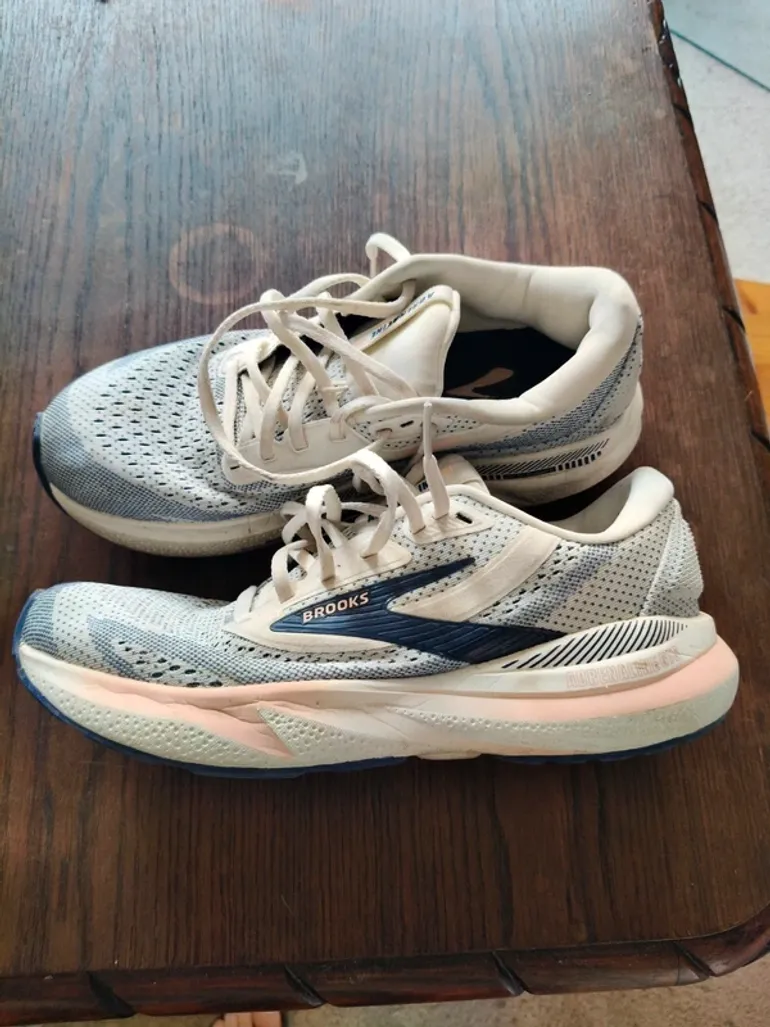 Used Brooks GTS 24 bike — image 2 of 3