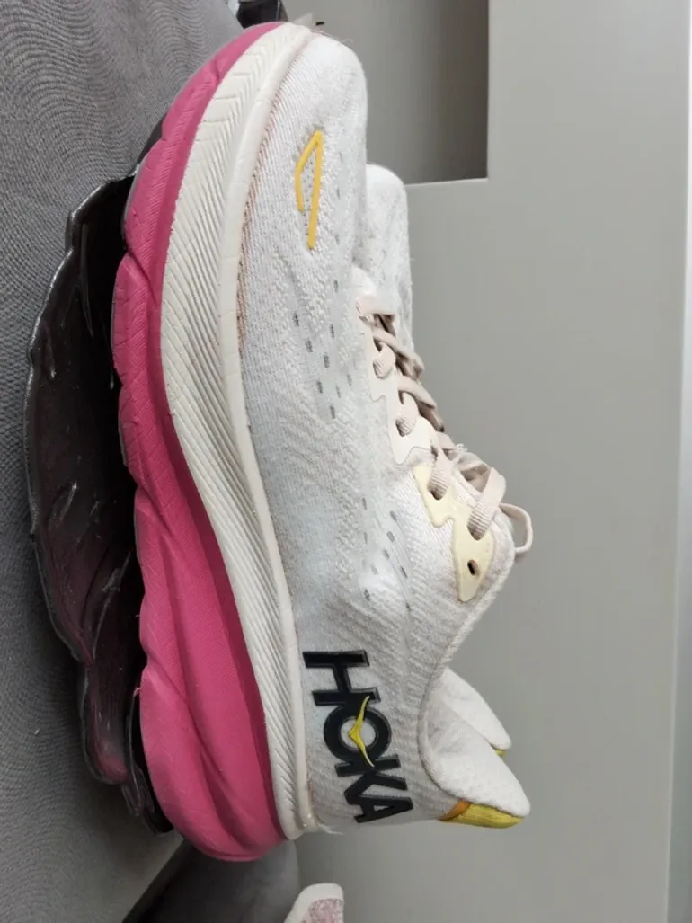 Used Hoka Clifton 9 bike — image 4 of 10