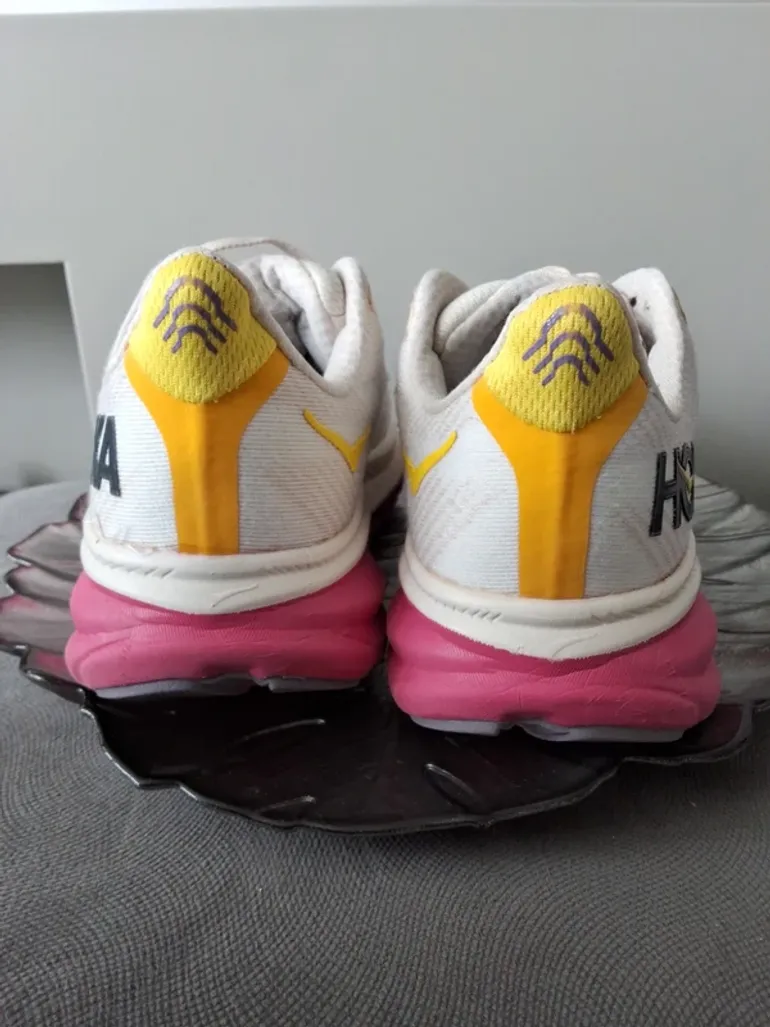 Used Hoka Clifton 9 bike — image 3 of 10