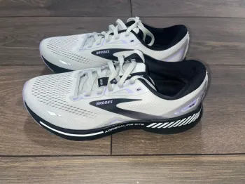 Used Brooks Adrenaline GTS 23 bike — image 3 of 5