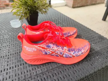 Used Asics GEL-Noosa Tri 16 GS Running Shoes