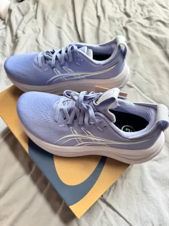 Used Asics Gel Nimbus 28 bike — image 3 of 7