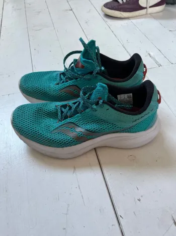 Used Saucony Kinvara 14 Running Shoes
