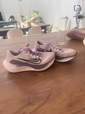 Used Nike Zoom Fly 5 bike — image 2 of 8