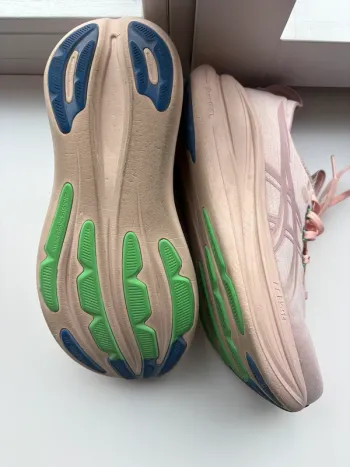 Used Asics Gel Nimbus 28 bike — image 4 of 4