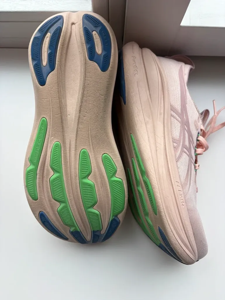 Used Asics Gel Nimbus 28 bike — image 4 of 4