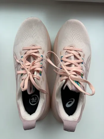 Used Asics Gel Nimbus 28 Running Shoes
