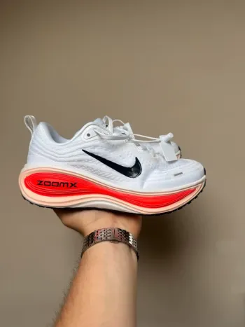 Used Nike Vomero Running Shoes