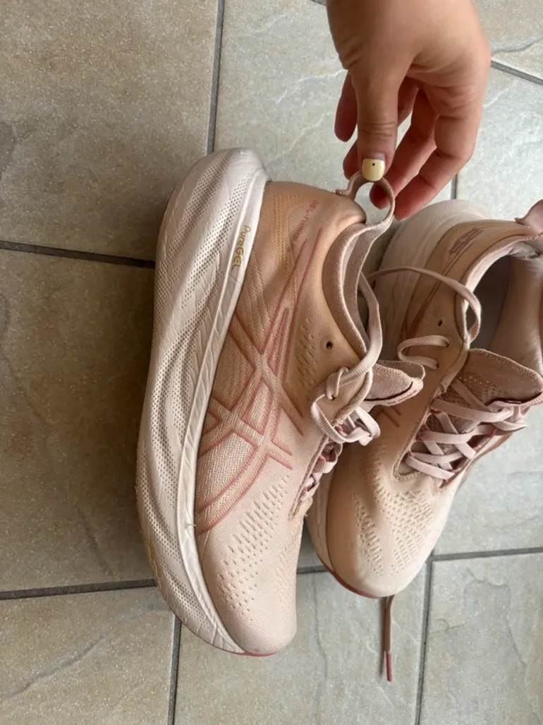 Used Asics Nimbus 25 bike — image 2 of 9