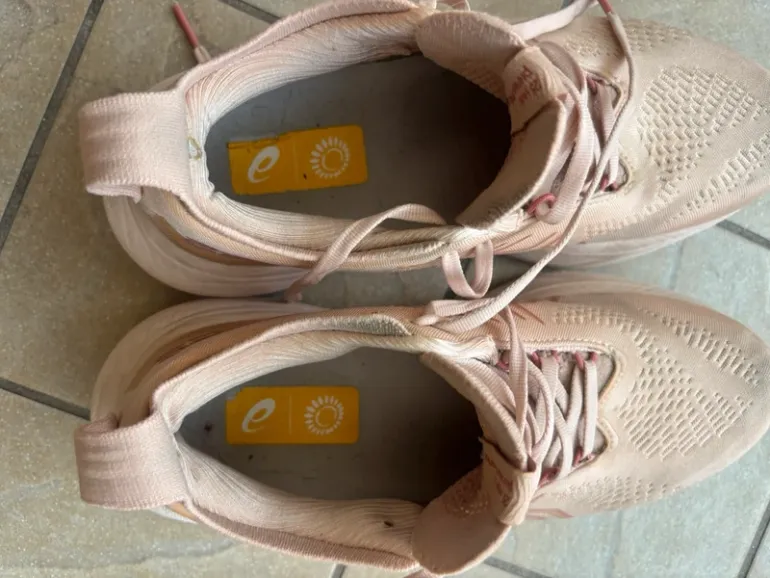 Used Asics Nimbus 25 bike — image 7 of 9