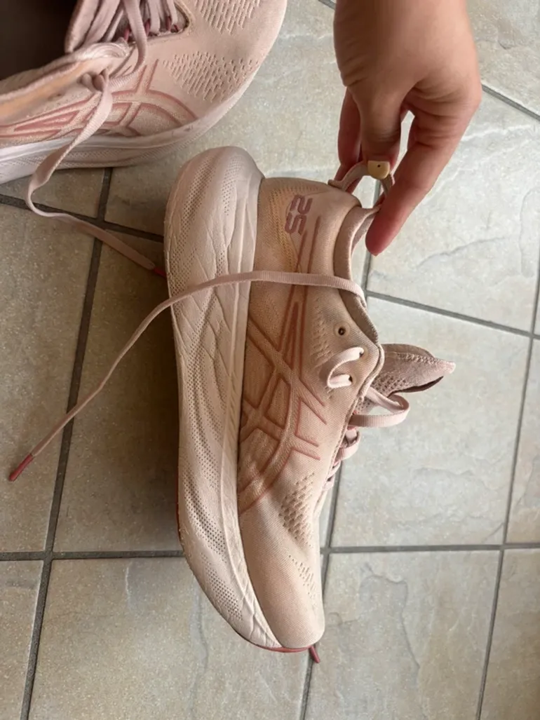 Used Asics Nimbus 25 bike — image 4 of 9