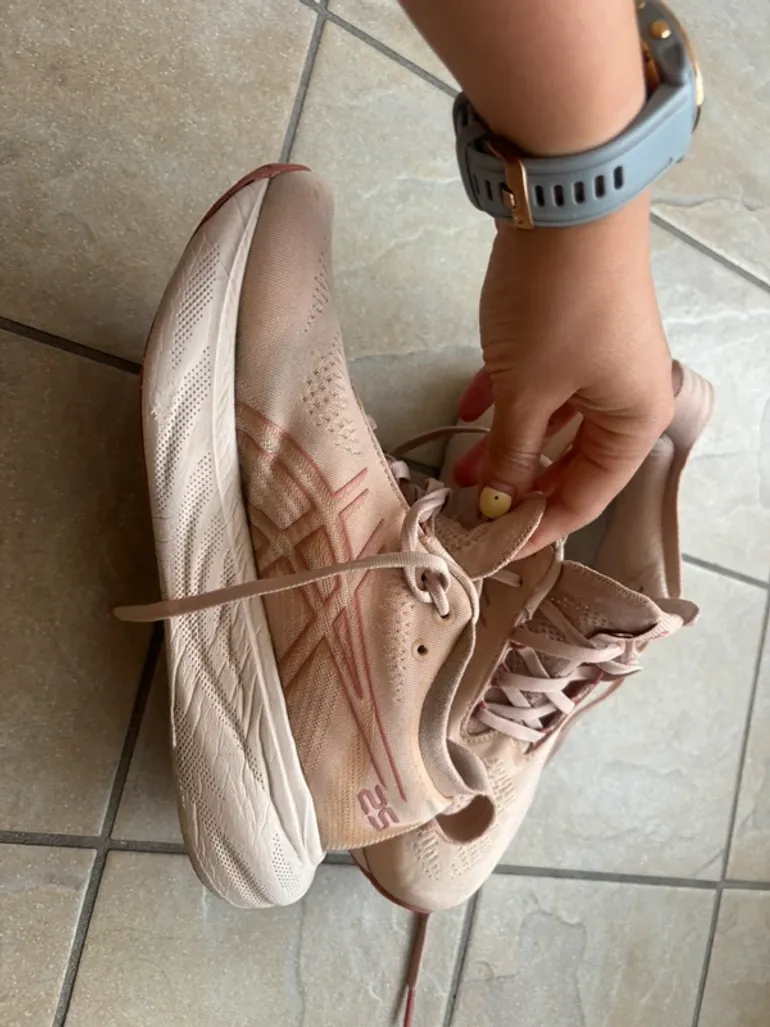 Used Asics Nimbus 25 bike — image 3 of 9