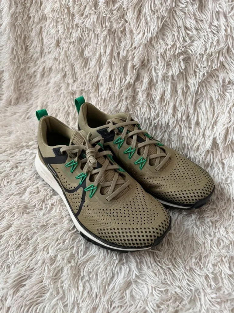 Pegasus Nike react trail 4 bike usato — immagine 2 di 7