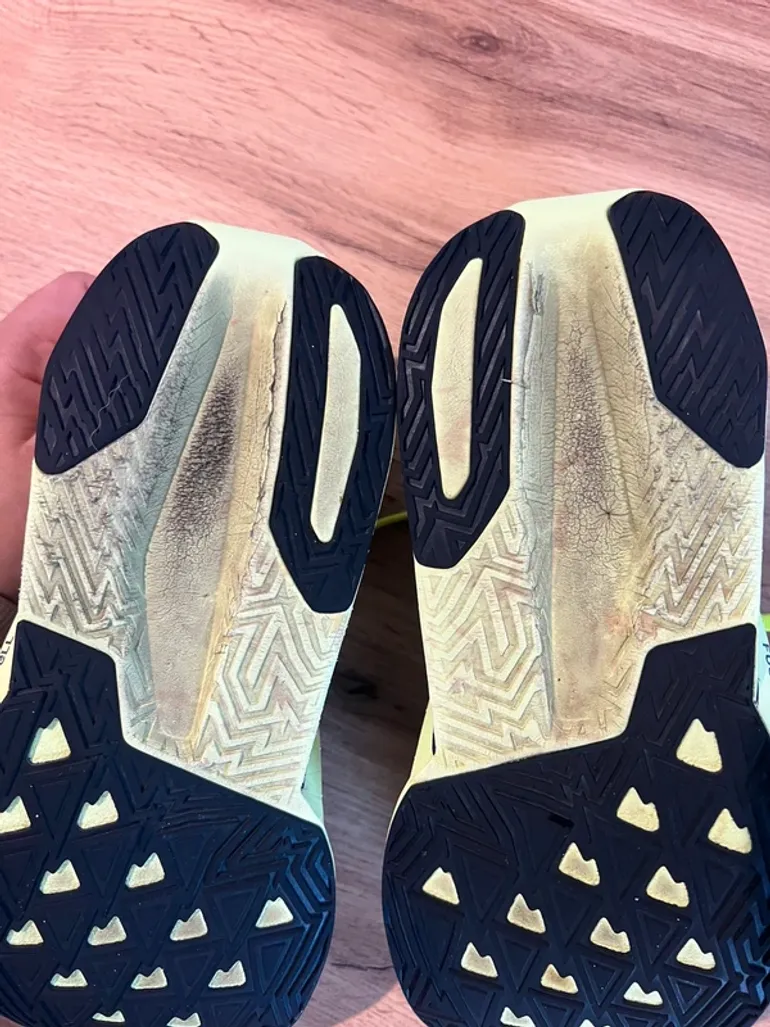 Used New Balance FuelCell Rebel v5 bike — image 6 of 9
