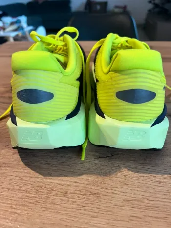 Used New Balance FuelCell Rebel v5 bike — image 4 of 9