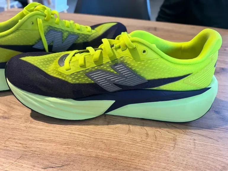 Used New Balance FuelCell Rebel v5 bike — image 3 of 9