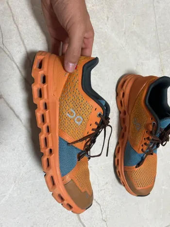 On Running Schuhe bike usato — immagine 8 di 15