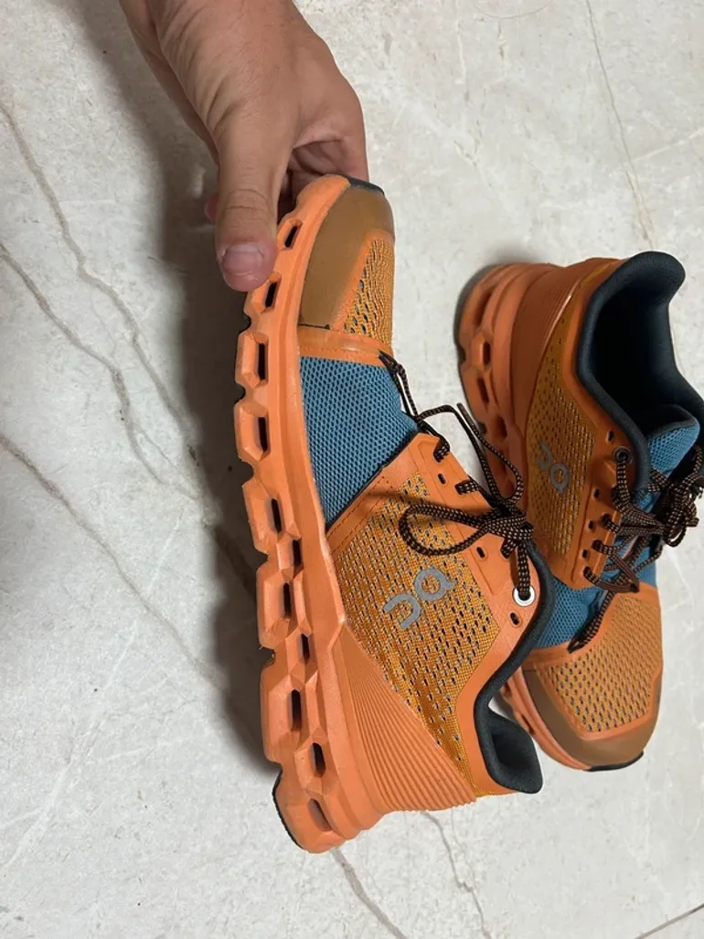 On Running Schuhe bike usato — immagine 9 di 15