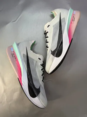 Used White ZoomX Vaporfly Next% 4 bike — image 22 of 27