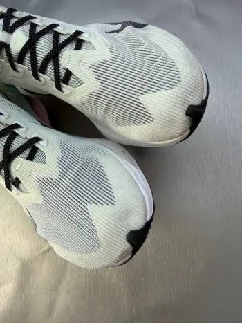 Used White ZoomX Vaporfly Next% 4 bike — image 7 of 27