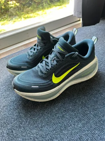 Brugt Nike Vomero Plus Running Shoes