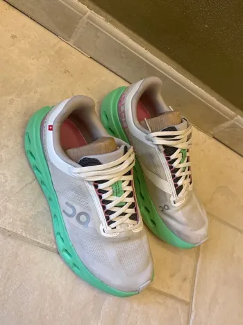 Tweedehands On Running Shoes Running Shoes