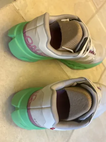 Tweedehands On Running Shoes bike — afbeelding 3 van 4