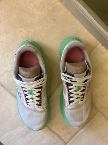Tweedehands On Running Shoes bike — afbeelding 2 van 4