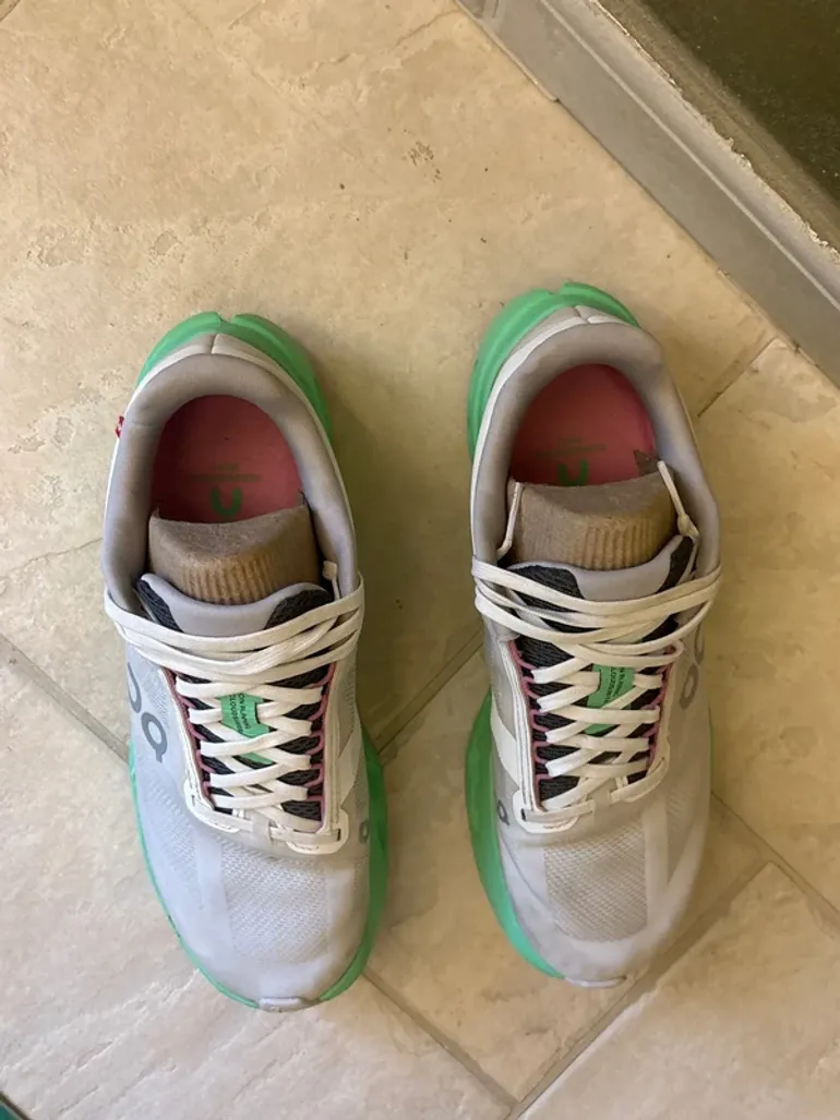 Tweedehands On Running Shoes bike — afbeelding 2 van 4